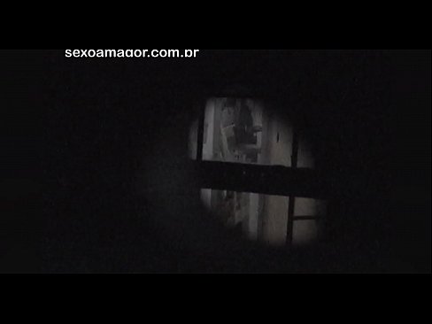 ❤️ Blondie ichi bo'sh g'ishtlar orqasida yashiringan qo'shni voyeur tomonidan yashirincha videoga tushadi ❤️ Sifatli porno uz.courseclass.ru